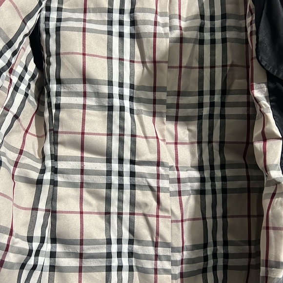 Women’s Medium Burberry jacket - Picture 4 of 4